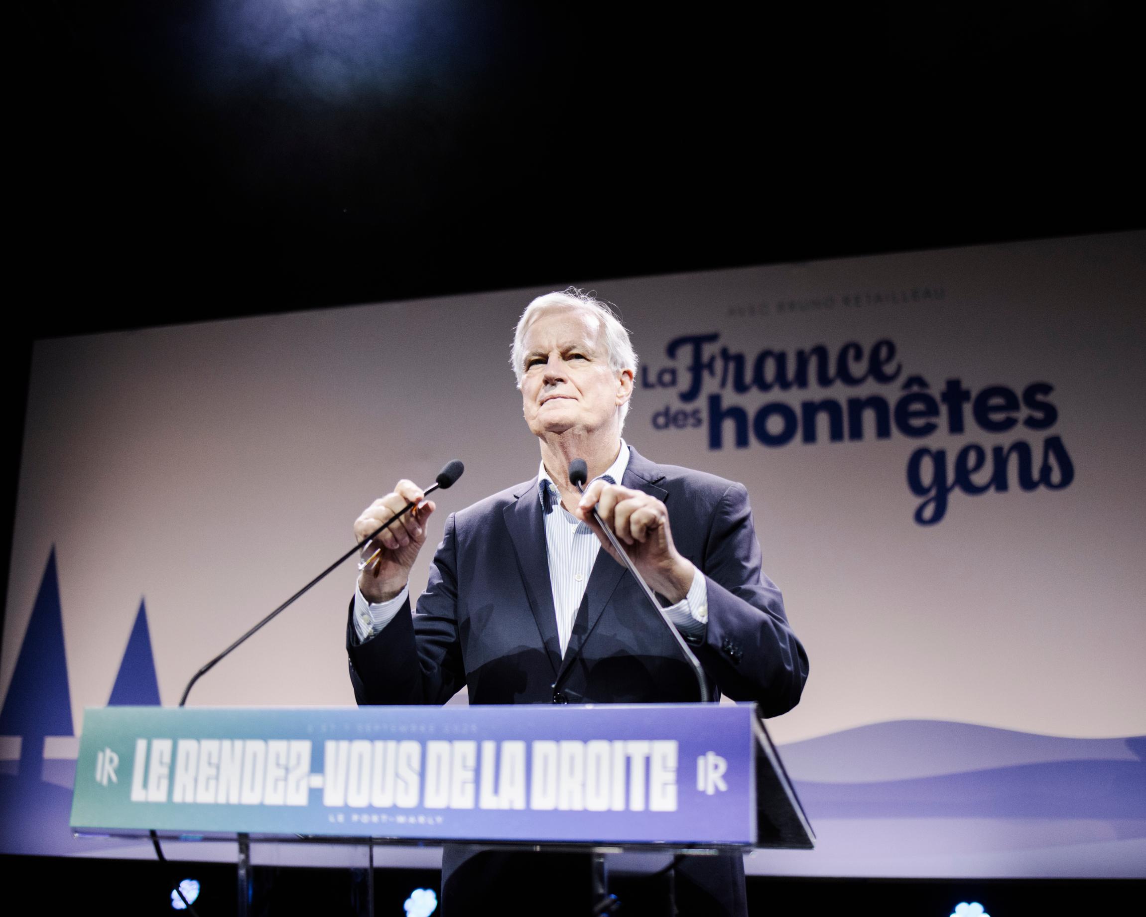 Michel Barnier leads in first round of Paris by-election