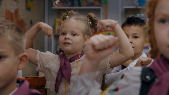 Image extraite du documentaire « Premières classes », de Kateryna Gornostai.
