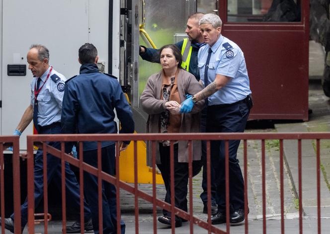 Erin Patterson chega à Suprema Corte de Victoria em Melbourne, Austrália, 25 de agosto de 2025. 