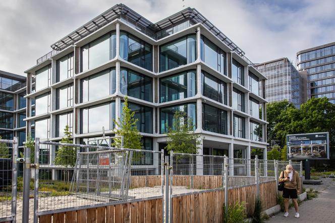 Le siège social du groupe Philips, à Amsterdam, le 8 mai 2025.
