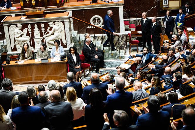 François Bayrou descend du perchoir, à la fin de sa déclaration de politique générale durant laquelle il engage la responsabilité de son gouvernement, à l’Assemblée nationale, le 8 septembre 2025.