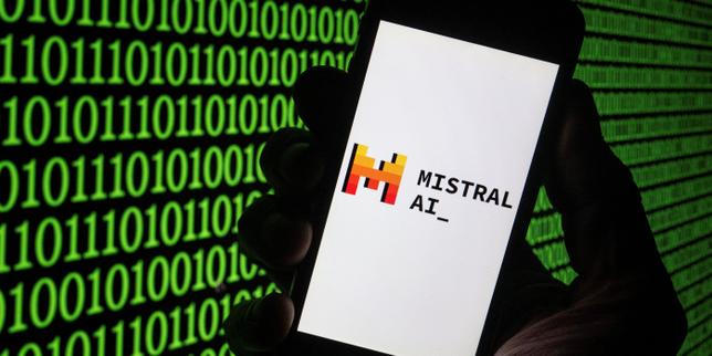 IA : la start-up française Mistral AI valorisée 11,7 milliards d’euros après avoir levé 1,7 milliard
