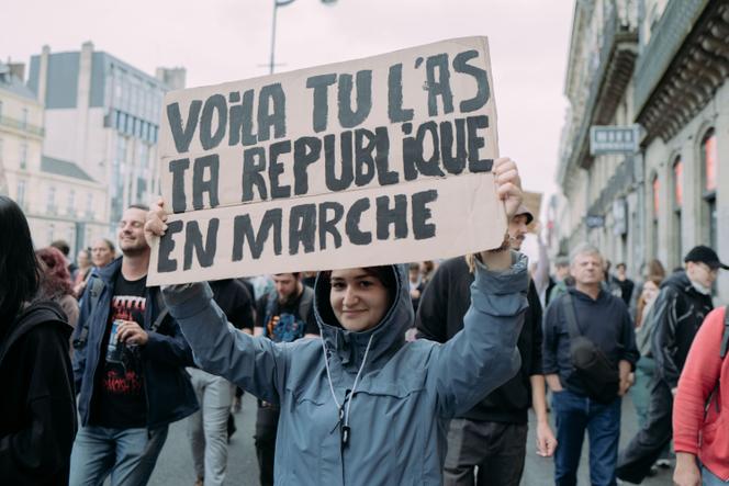 Dans le cortège, lors de la mobilisation Bloquons tout, à Rennes, le 10 septembre 2025.