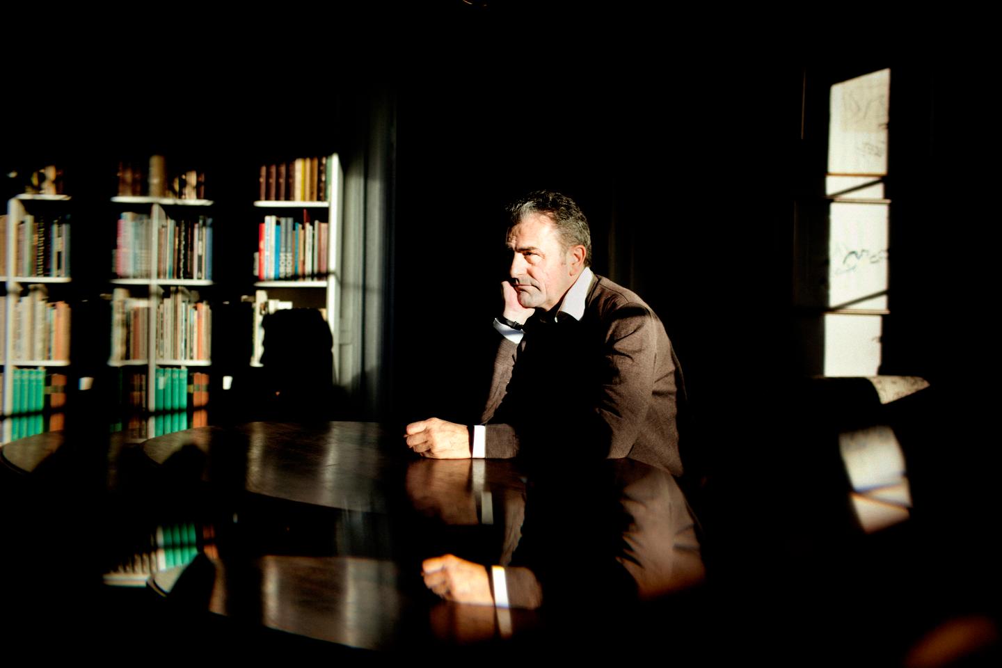 Jens Christian Grondahl: Exploring Emotional Tremors - News Directory 3