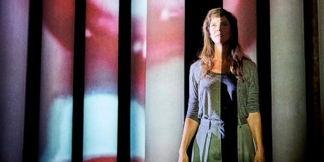 Au Théâtre de l’Atelier, « La chair est triste hélas » ou le féminisme tranchant d’Ovidie