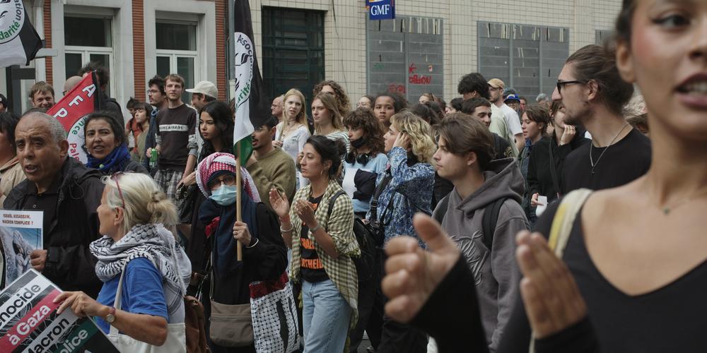 Lors de la manifestation du mouvement Bloquons tout, à Lille, le 10 septembre 2025. - AIMÉE THIRION POUR « LE MONDE »