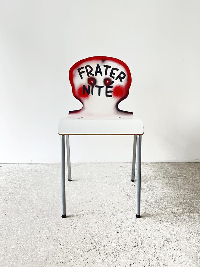 Chaise « Fraternité » , n °264/577.