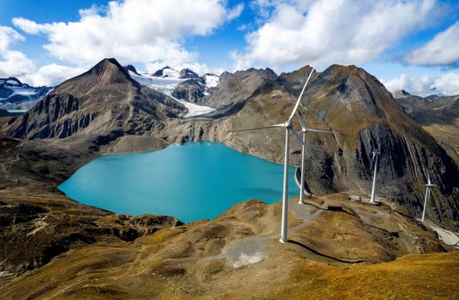 Le glacier et le barrage de Gries, en Suisse, le 11 septembre 2025. 