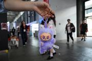 Une peluche Labubu, à Shanghaï (Chine), le 4 août 2025.