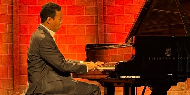 Le jeune Clayton Stephenson met le public en transe au festival Piano aux Jacobins de Toulouse