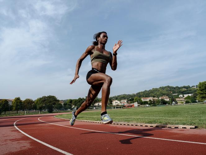 Halba Diouf, athlète française, lors d’une séance d’entraînement à Villeneuve-lès-Avignon (Gard), le 27&nbsp;août&nbsp;2025.