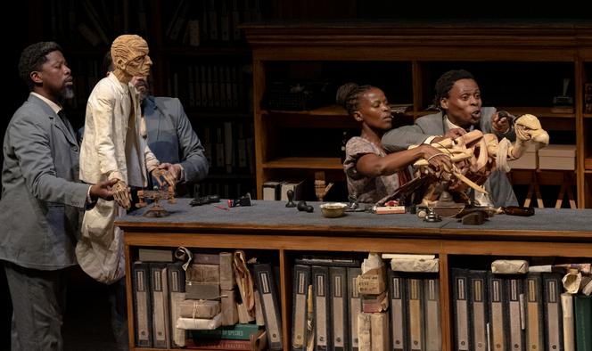 « Faustus in Africa ! », d’après « Faust », de Goethe, mis en scène par William Kentridge avec la Handspring Puppet Company.