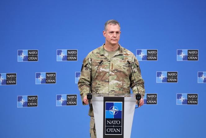 Le commandant suprême des forces alliées en Europe, Alexus G. Grynkewich, lors d’une conférence de presse, au siège de l’Alliance, à Bruxelles, le 12 septembre 2025. 