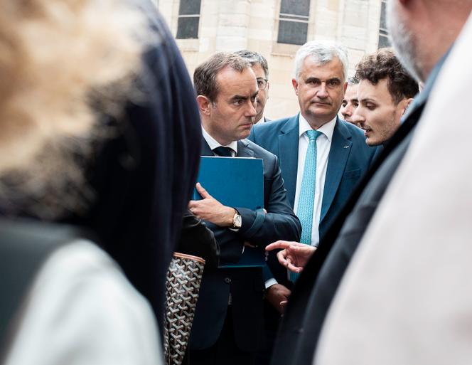 Lors de la visite du premier ministre, Sébastien Lecornu, au centre de santé départemental de Mâcon, le 13 septembre 2025.