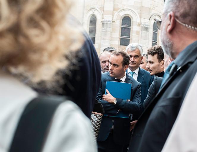 Le premier ministre, Sébastien Lecornu, au centre de santé départemental de Mâcon, le 13 septembre 2025.