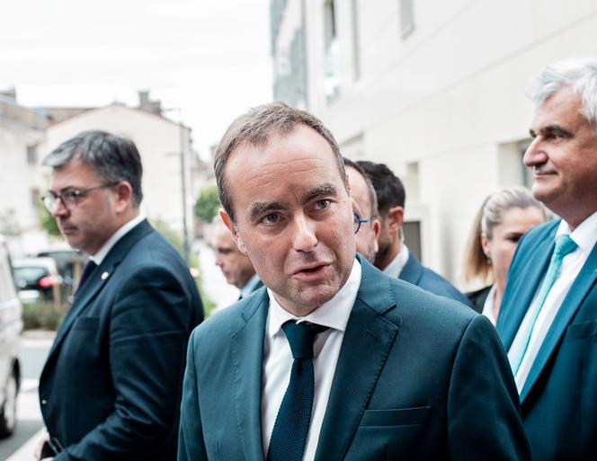 Lors de la visite de Sébastien Lecornu dans un centre de santé départemental, le 13 septembre 2025, à Mâcon (Saône-et-Loire).