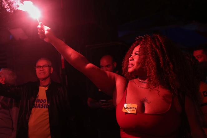 Lors d’une manifestation d’opposition à Jair Bolsonaro, à Rio de Janeiro, au lendemain de la condamnation de l’ancien président brésilien, le 12 septembre 2025. 