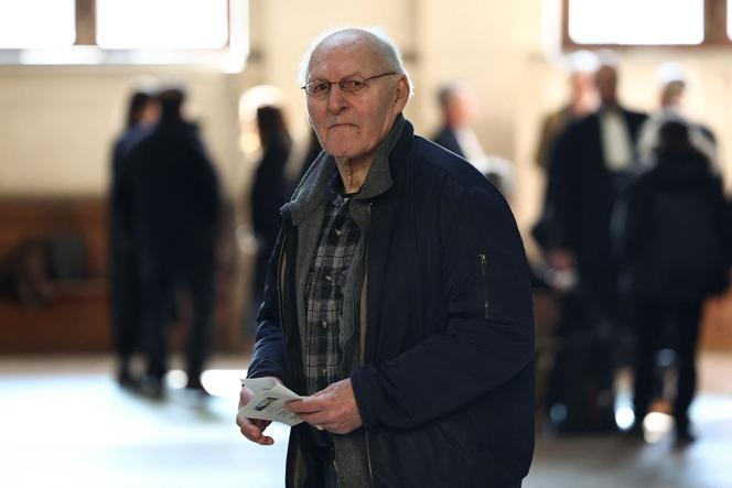 Bernard Sainz arrive au tribunal de Paris, le 3 mars 2025, pour son procès en appel.