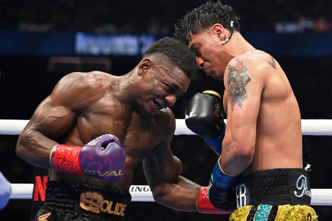 Christian Mbilli (à gauche) face à Lester Martinez, à Las Vegas (Nevada), le 13 septembre 2025