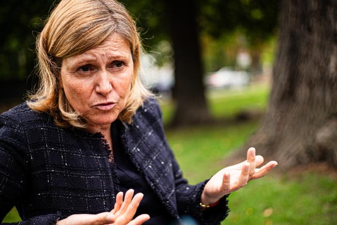La présidente de l’Assemblée nationale, Yaël Braun-Pivet, dans le parc du Lac-Supérieur, au Vésinet, le 13 septembre 2025.