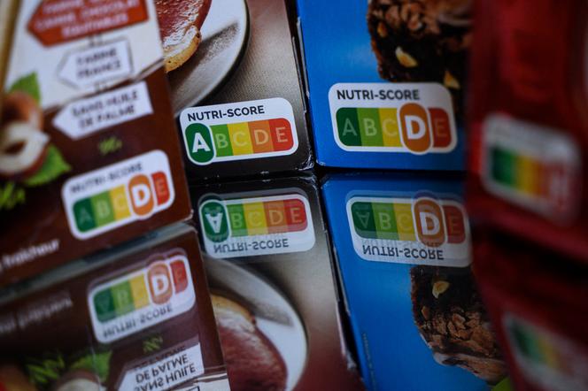 Echelles Nutri-Score sur les emballages de produits,  dans un supermarché à Nantes, le 28 février 2023.