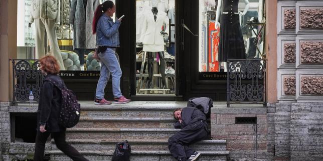 « Le Kremlin stabilise difficilement les finances publiques en faisant supporter le coût de la guerre par l’ensemble de la société russe »
