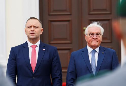 Le président allemand, Frank-Walter Steinmeier (à droite), reçoit son homologue polonais, Karol Nawrocki, mardi 16 septembre 2025 à Berlin.