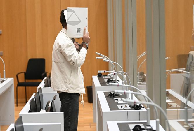 Sulaiman A. comparaît devant le tribunal régional supérieur de Stuttgart-Stammheim, en l’Allemagne, le 16 septembre 2025.