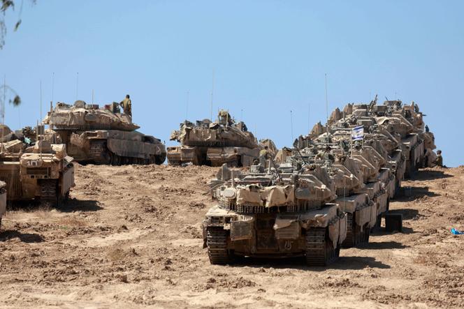 Une colonne de chars israéliens, à la frontière avec la bande de Gaza, le 16 septembre 2025.