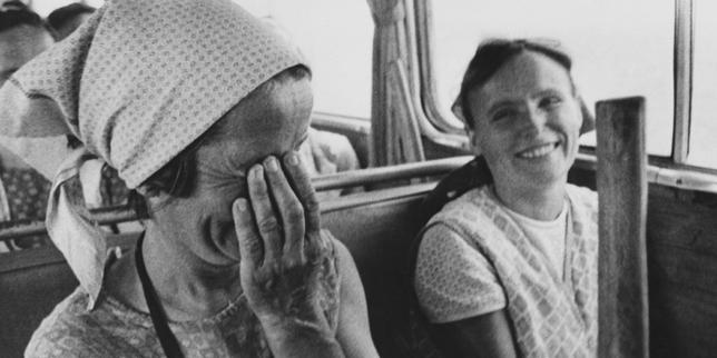 Face à la caméra de Judit Elek, les vies ordinaires sous le communisme