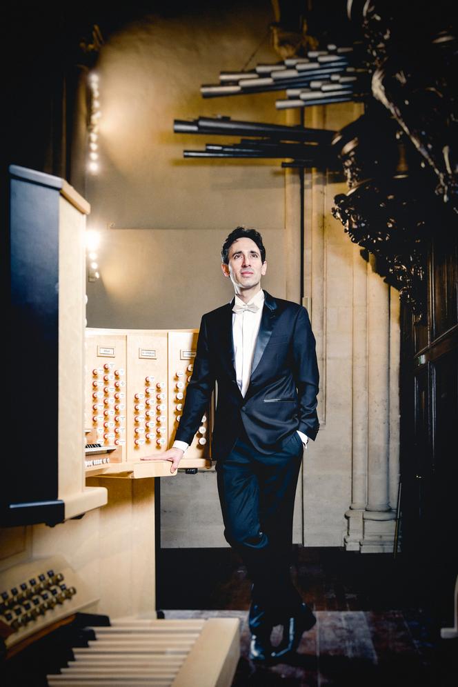 Vincent Dubois, à la cathédrale Notre-Dame, à Paris, en avril 2025.
