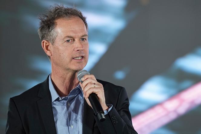 Edgar Grospiron, lors de la création du comité d’organisation, le 18&nbsp;février&nbsp;2025, à Décines, près de Lyon.