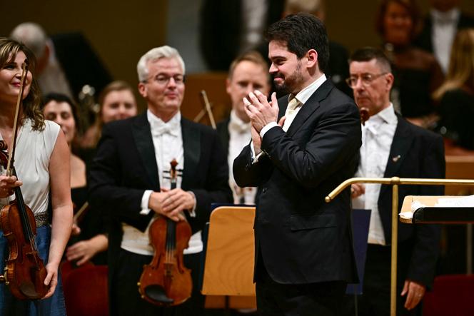 Le chef d’orchestre israélien, Lahav Shani, lors du concert de l’Orchestre philharmonique de Munich, dans le cadre du festival de musique de Berlin, le 15 septembre 2025.