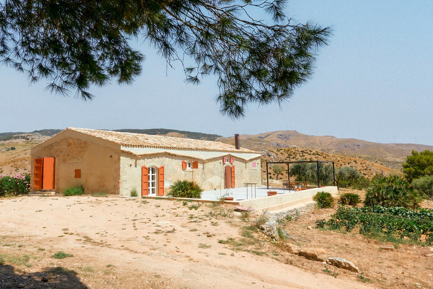 « La nuit, il n’y a aucune lumière, on se sent comme sur un bateau » : en Sicile, la nature préservée du domaine viticole de Serra Ferdinandea