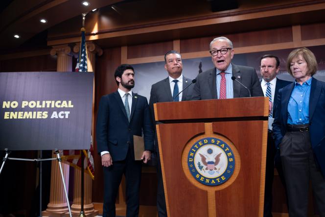 Le chef de file démocrate au Sénat, Chuck Schumer, lors d’une conférence de presse au Capitole à Washington, le 18 septembre 2025.