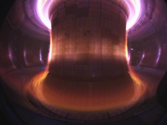 Vue de l’intérieur du tokamak allemand Asdex Update, à l’Institut Max-Planck de physique des plasmas, à Garching (Allemagne).