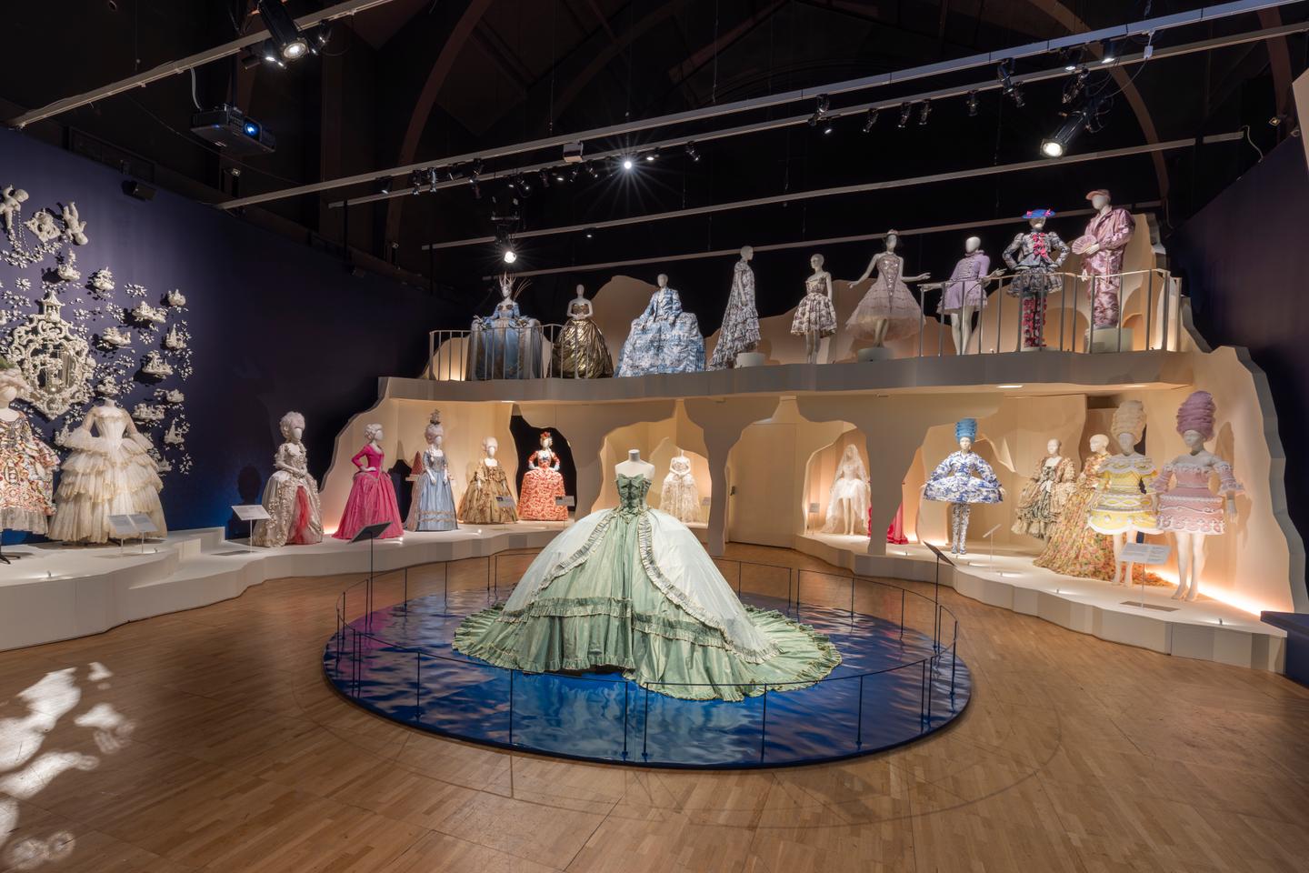 A Londres, le sacre de Marie-Antoinette en reine de la mode