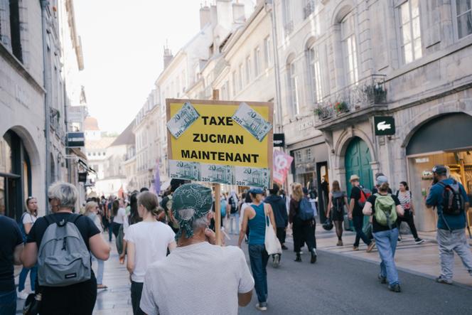Manifestation dans les rues de Besançon, le 18 septembre 2025.
