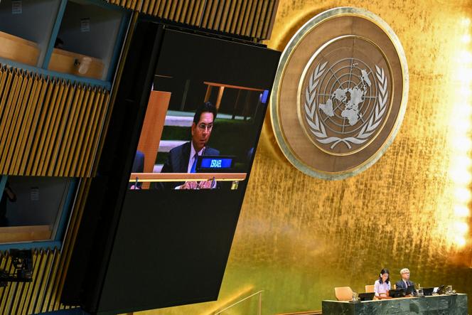 L’ambassadeur d’Israël auprès de l’ONU, Danny Danon, lors d’une réunion de l’Assemblée générale consacrée au vote sur la solution à deux Etats, au siège des Nations unies, le 12 septembre 2025, à New York.