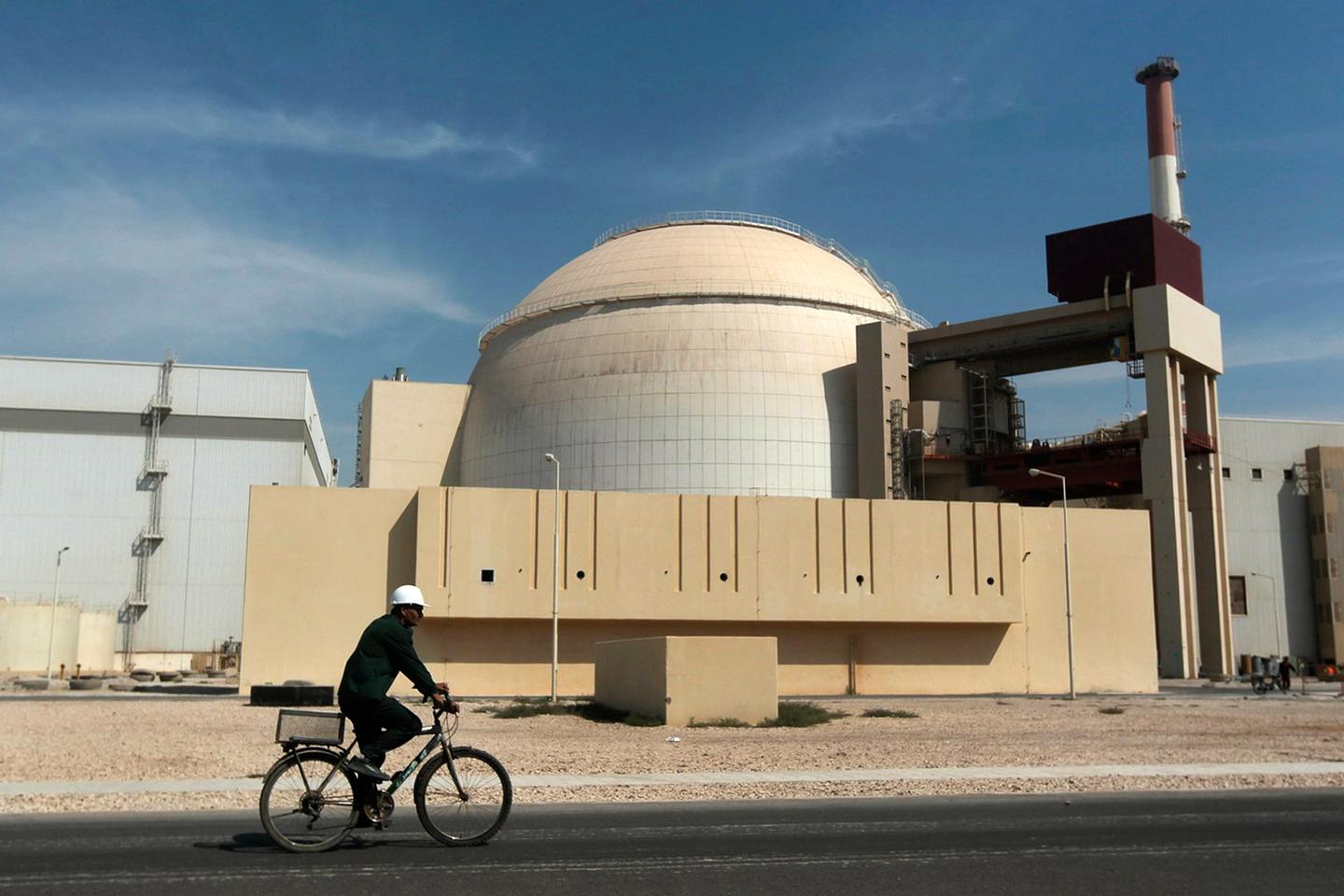 Iran and Russia sign $25-billion deal to build nuclear power plants, state media says