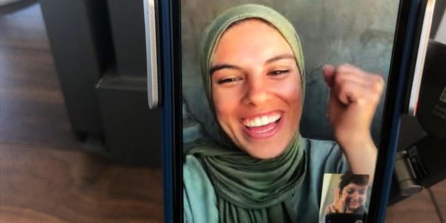 « Put Your Soul on Your Hand and Walk », film tombeau de la photographe palestinienne Fatma Hassona