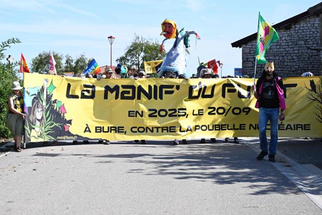 A la manifestation contre le projet de centre d’enfouissement des déchets nucléaires hautement radioactifs à Bure (Meuse), le 20 septembre 2025.