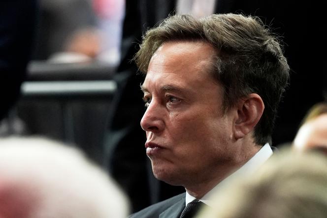 Le PDG de Tesla, Elon Musk, lors de la cérémonie commémorative en l’honneur de Charlie Kirk, militant ultraconservateur américain assassiné, à Glendale (Arizona), le 21 septembre 2025.