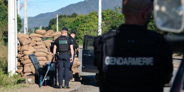 Morte di un uomo in Nuova Caledonia durante un intervento di gendarmeria: tensioni e interrogativi sulla stabilità sociale e politica della regione