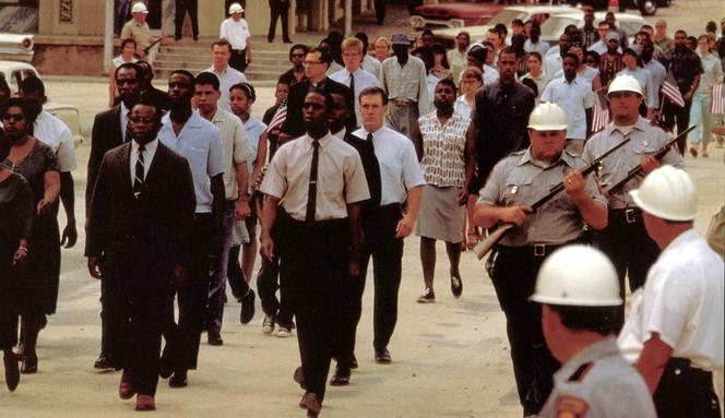 Image extraite du film « Mississippi Burning » (1988), d’Alan Parker.