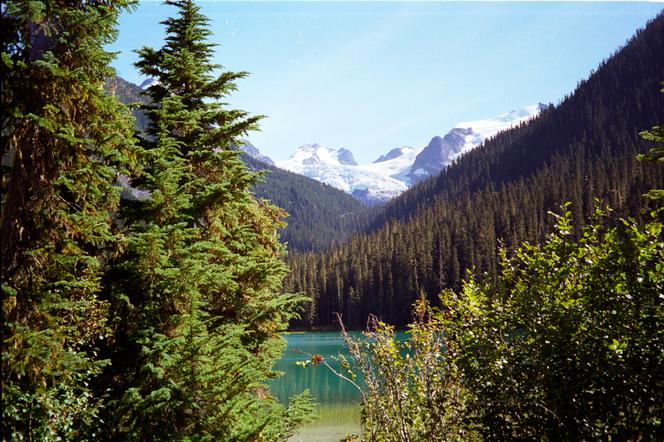 Une vue du parc Joffre Lakes, au Canada.