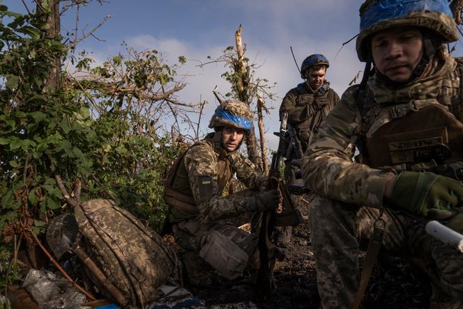 Image du documentaire « A 2 000 mètres d’Andriïvka », de Mstyslav Chernov. Le réalisateur y suit une brigade ukrainienne dans le Donbass, en septembre 2023.