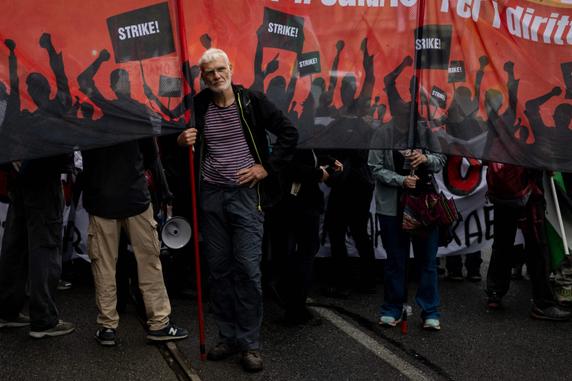 Lors de la manifestation organisée par l’Unione sindacale di base, à Turin, le 22 septembre 2025.
