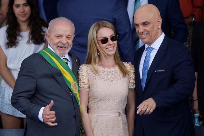 Le président brésilien, Luiz Inacio Lula da Silva, Viviane Barci de Moraes, et le juge de la Cour suprême brésilienne, Alexandre de Moraes, à Brasilia, le 7 septembre 2024.