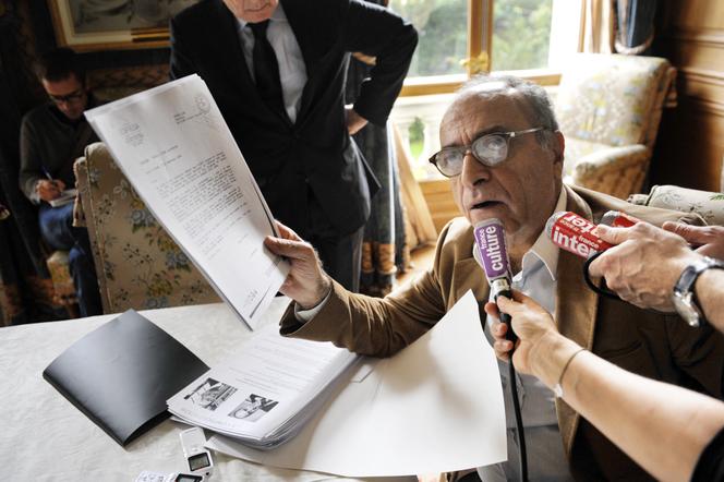 L’homme d’affaires franco-libanais Ziad Takieddine, lors d’une conférence de presse pour présenter sa propre enquête sur l’affaire Karachi, à son domicile, à Paris, le 18 octobre 2012.